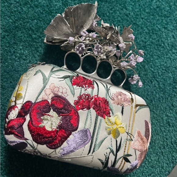Authentic Alexander McQueen floral embroidery knuckle box clutch - Picture 5 of 14